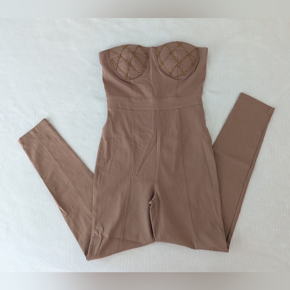 Haute Monde Bodycon Built-In Bra Jumpsuit Peach-pink Color. - Picture 10 of 11